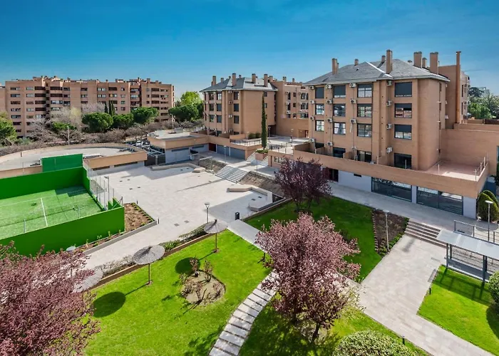 Premium Accomodation In La Rosaleda Area - Madrid